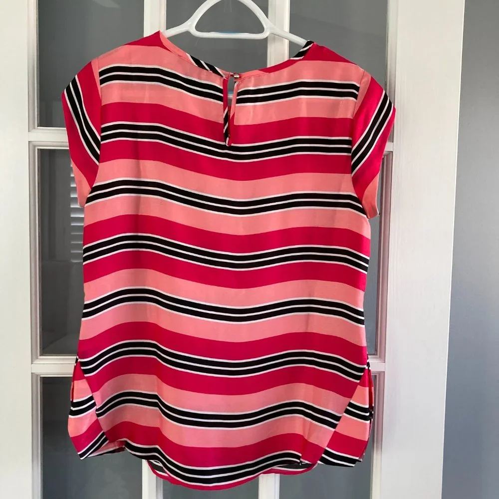The Limited Cap Sleeve Blouse - Picture 2 of 6